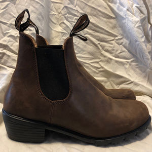 Blundstone heeled chelsea boots